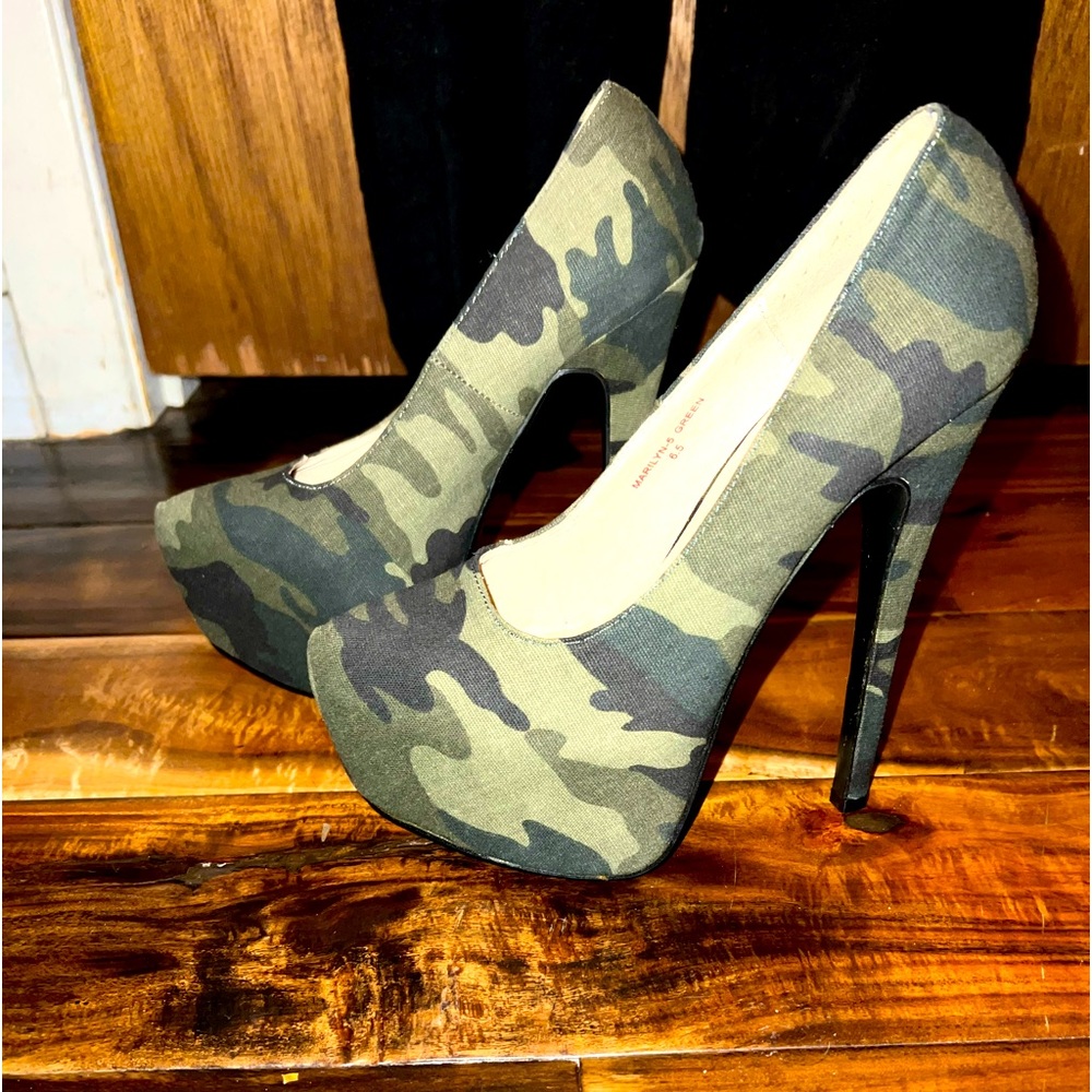 Women’s Ami Clubwear Size 6.5 camouflage High Heels